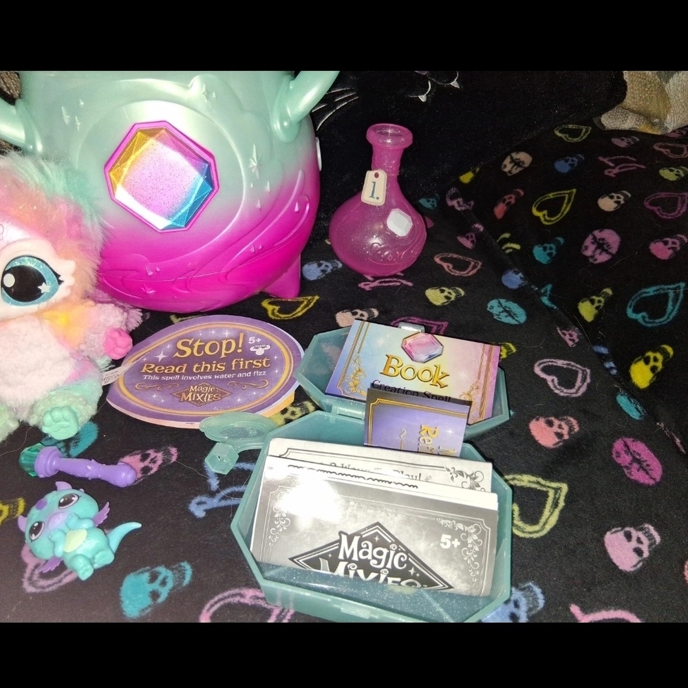 Magic Mixies Lot With Teal/Pink Cauldron, Purple Cauldron, Wand, Potion...etc